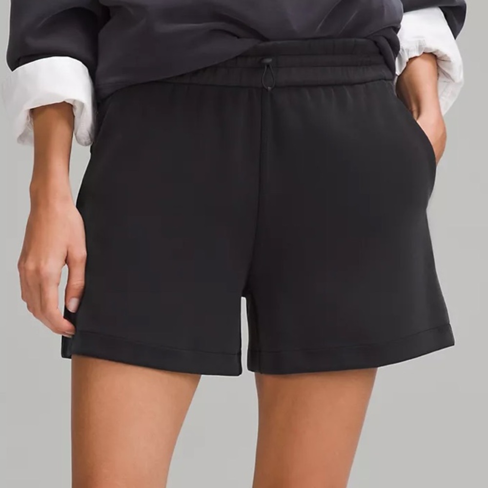 Lululemon Soft Stream High Rise Short 4”